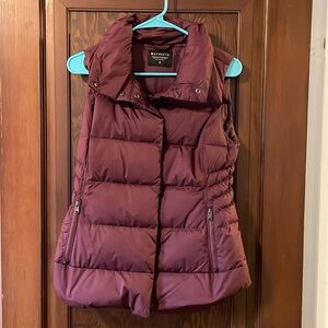 Athleta puffer vest XS